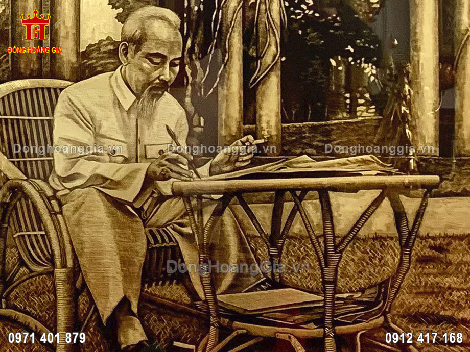 Từng đường nét trên tranh được chế tác tỉ mỉ và tinh xảo